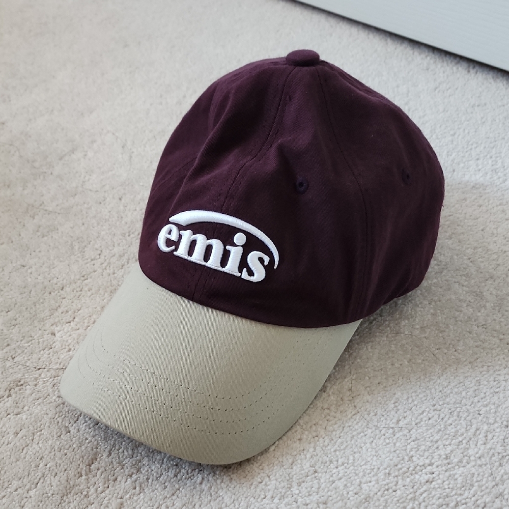Emis Burgundy and Tan Cap